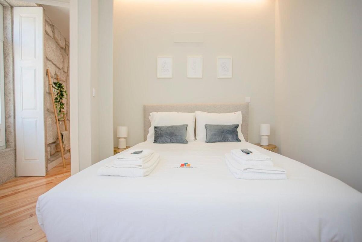 Liiiving In Porto - Aliados Stone Apartment Luaran gambar